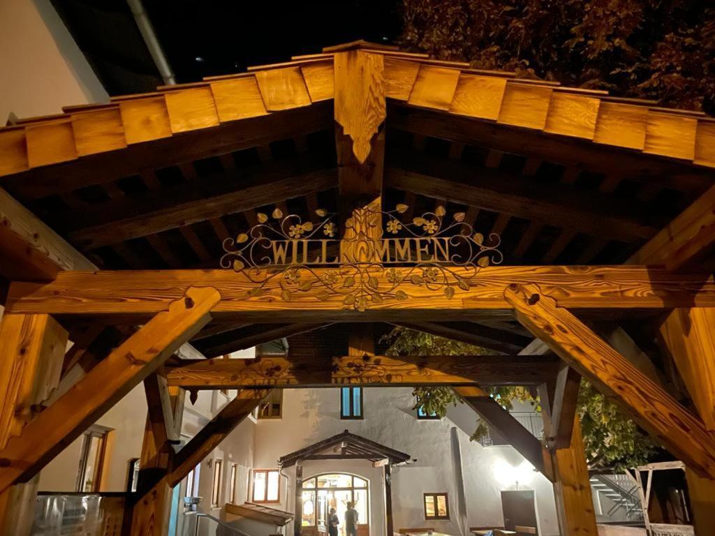Landgasthaus Zur Linde Pleiskirchen 외부 사진